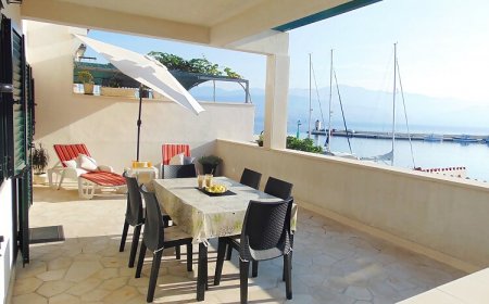 Apartment Vin Postira