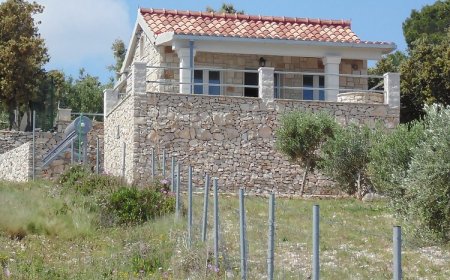 House Domina Postira