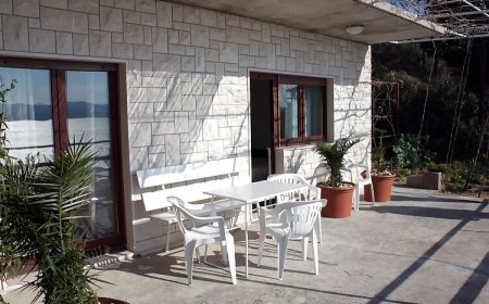 Apartmanok Parkolóhellyel Lokva Rogoznica, Omis - 4819 Lokva Rogoznica