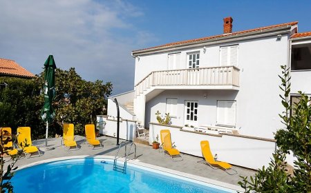 Apartments with pool Jozefina Vrh