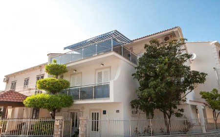 Apartment and Rooms Mato Mlini