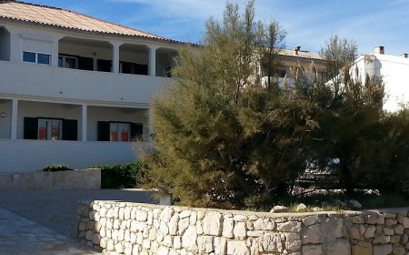 Apartments Ena Pag