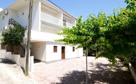 Apartment Dušan Okrug Gornji