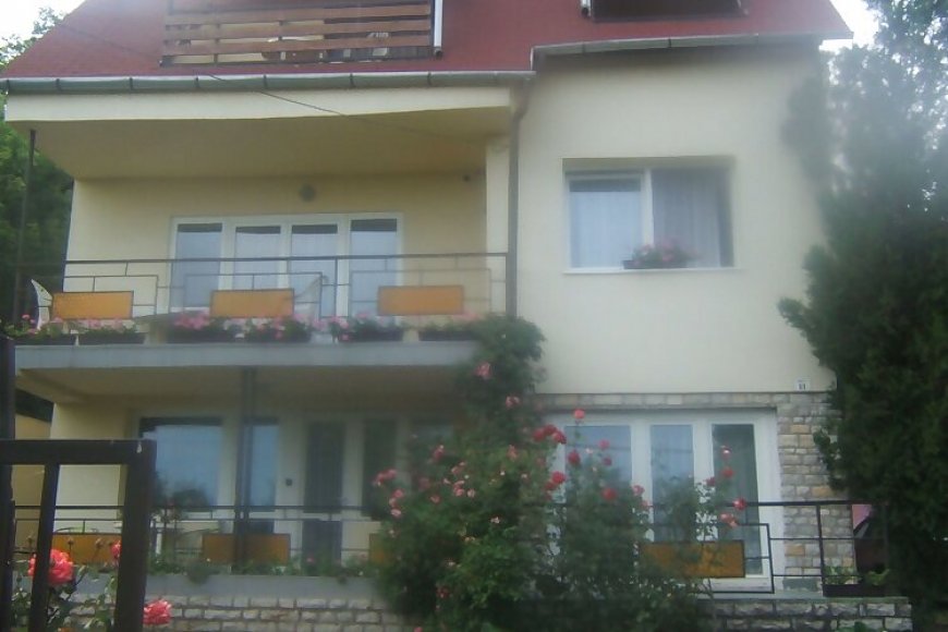 Emilia Apartmanház Balatonalmádi