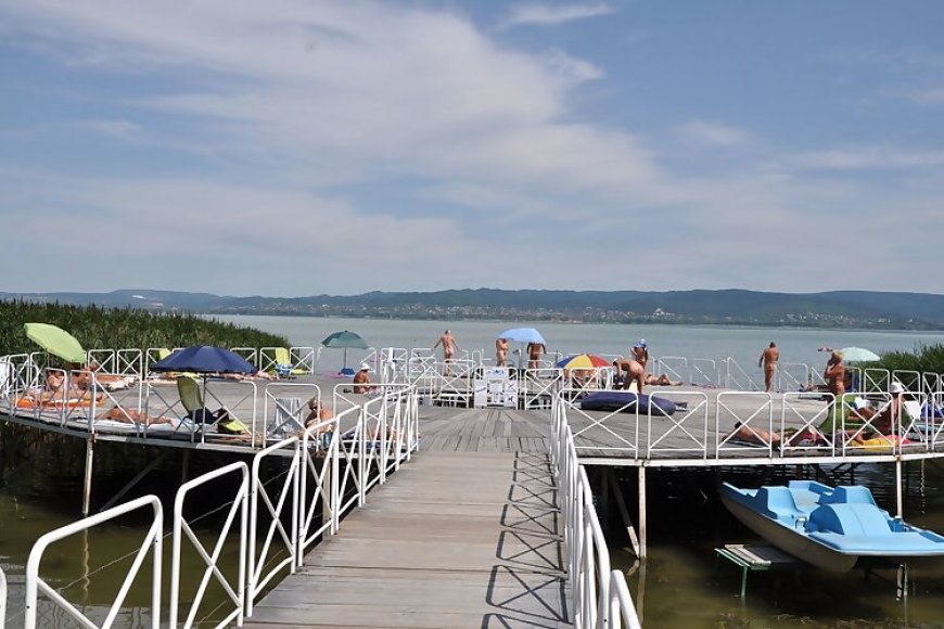 NaturExpert Mobilházak FKK Berény Naturista Kemping Balatonberény