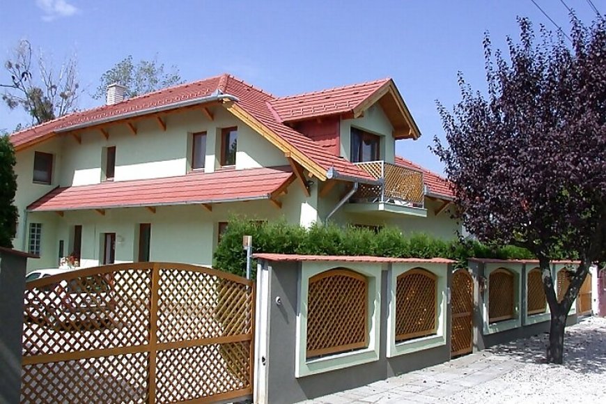 Ibolya Apartmanok Balatonberény