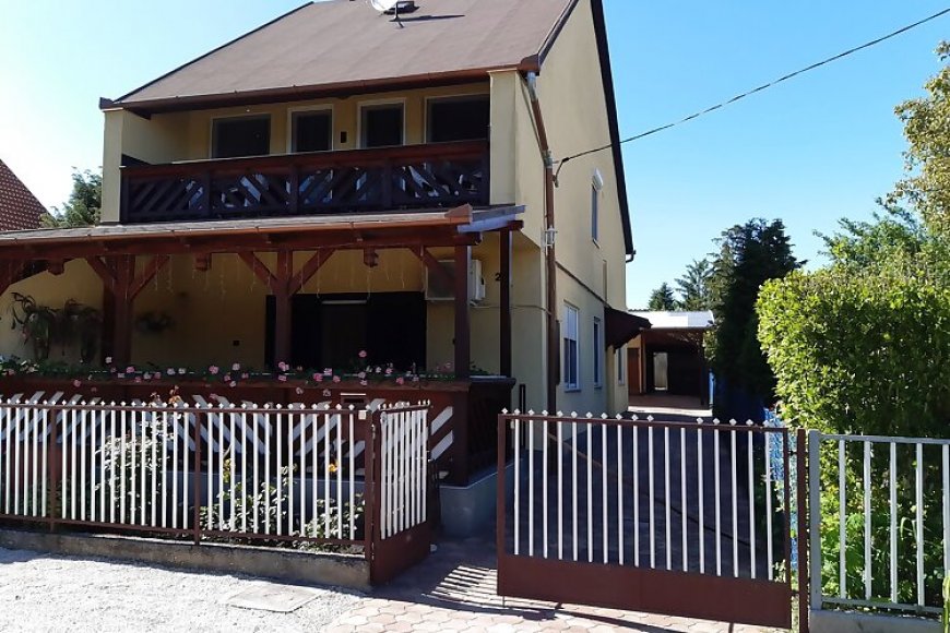 Gyuri Apartman Balatonboglár