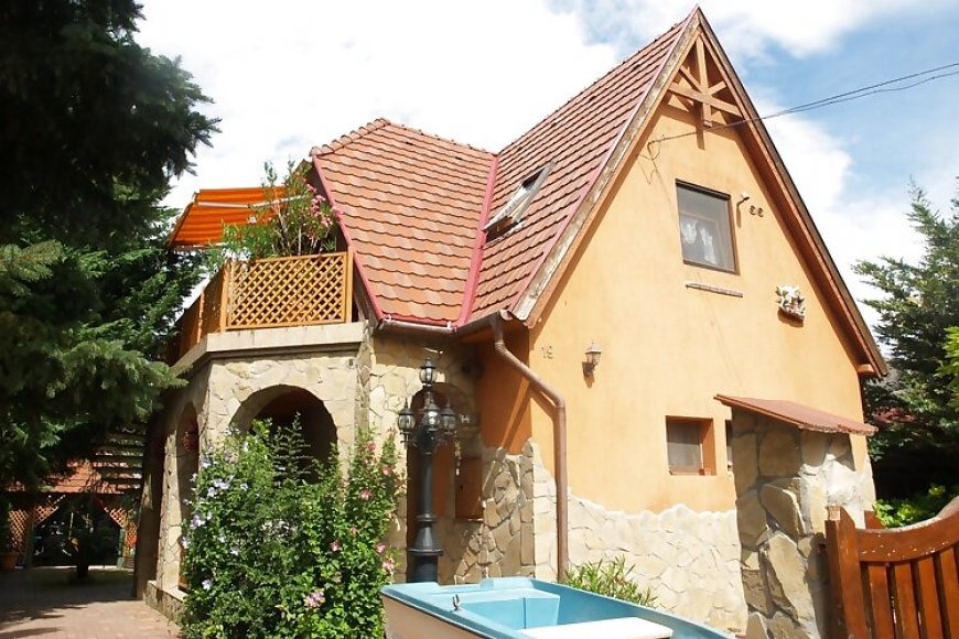 Vár-Lak Apartman Balatonkenese