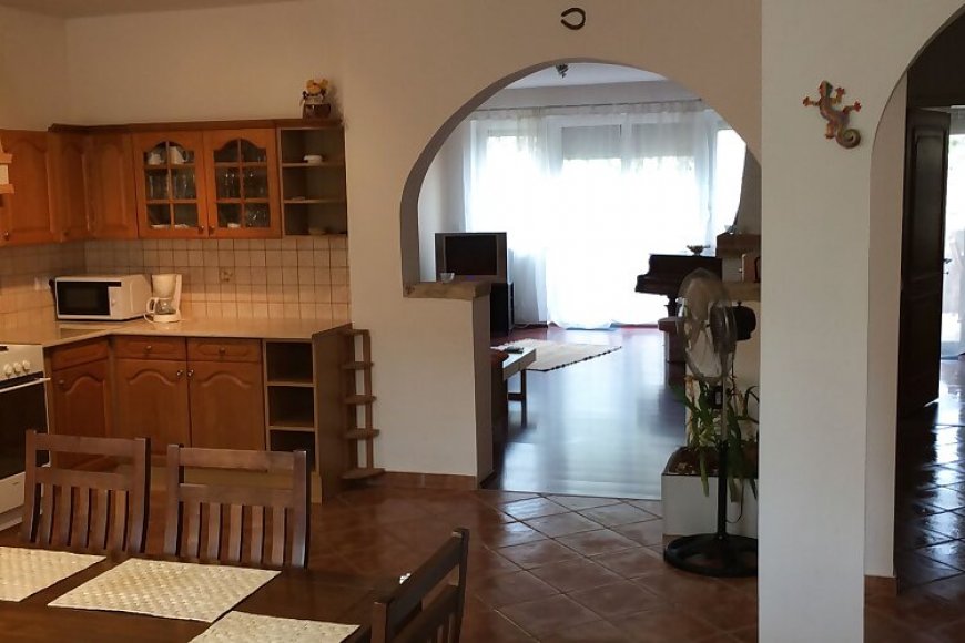 Péter-Fia Apartman Balatonkenese