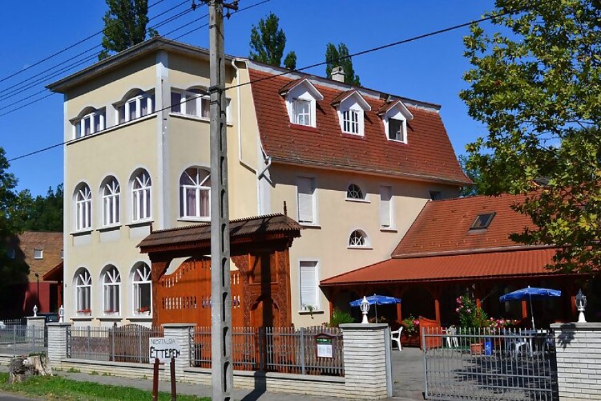 Nosztalgia Hotel Balatonszárszó