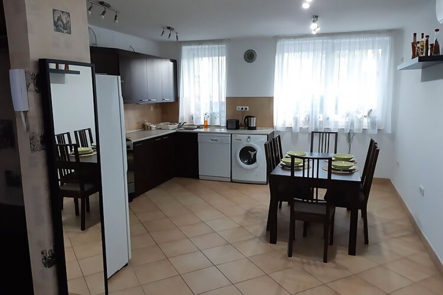 Belváros Közeli Kertkapcsolatos Apartman Debrecen