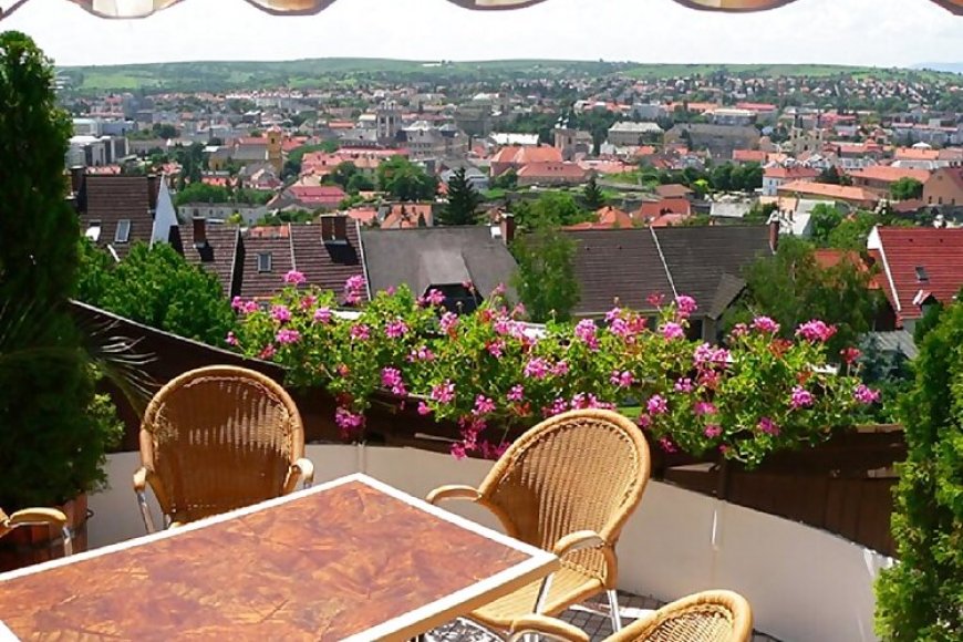 Ferienhaus Apartmanház Zalánki Eger