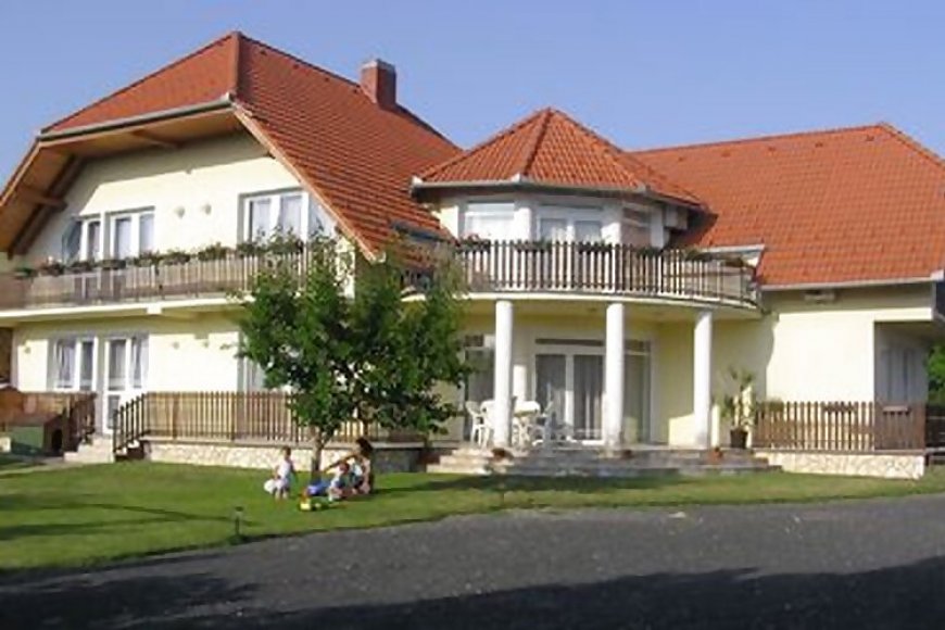 Szalóky Apartmanház Gyenesdiás