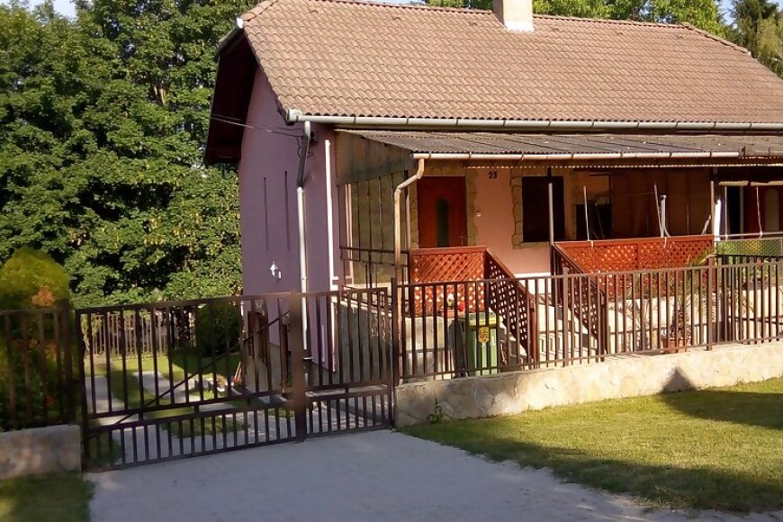 Gyöngy Apartmanház II Igal