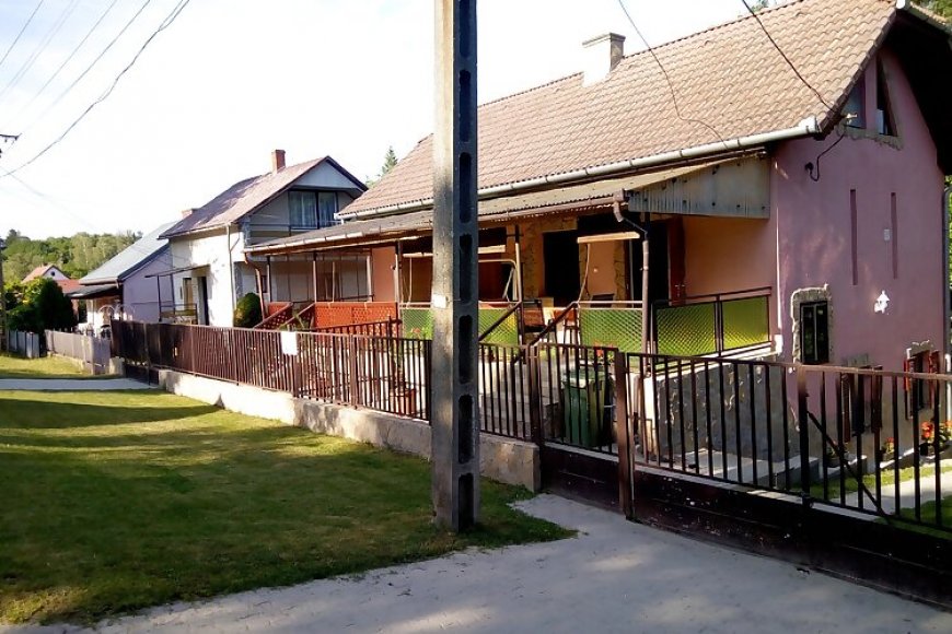 Gyöngy Apartmanház Igal