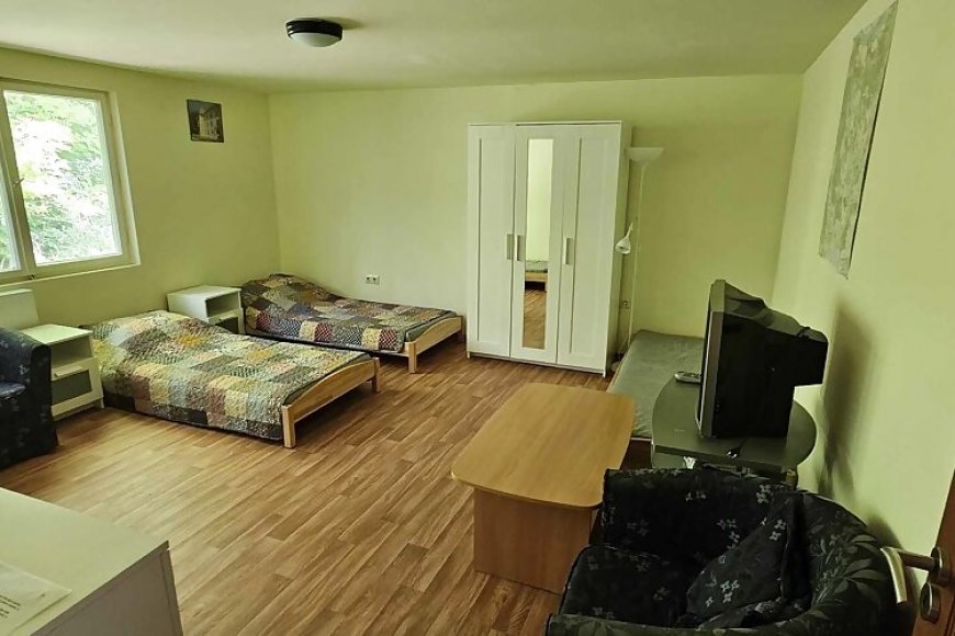 Álomvölgy Apartman Mány