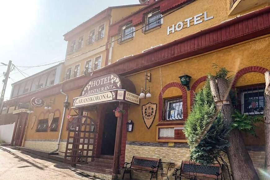 Aranykorona Hotel - Történelmi Étterem és Látványpince Miskolc