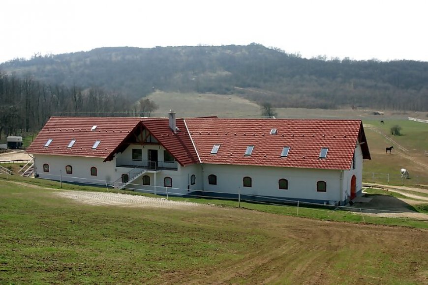 Prosper Lovasklub Panzió Piliscsév