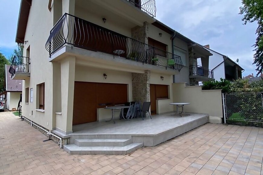 Petőfi 24 Apartmanok Siófok