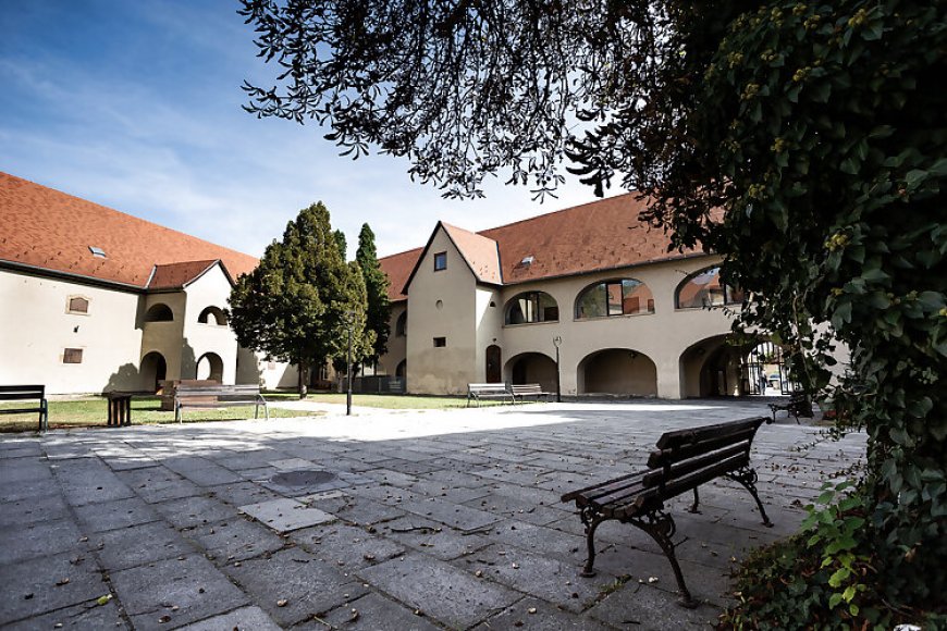 Huszárvár Hotel Kastélyszálló Szerencs