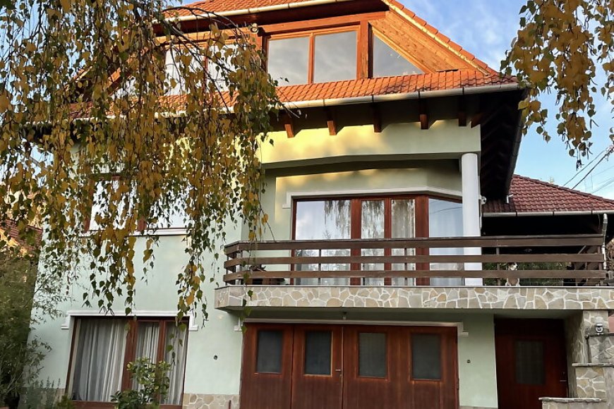 Vadrózsa Apartman Üröm