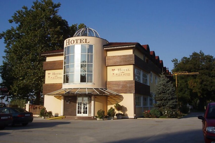 Hotel La'Gus Turčin