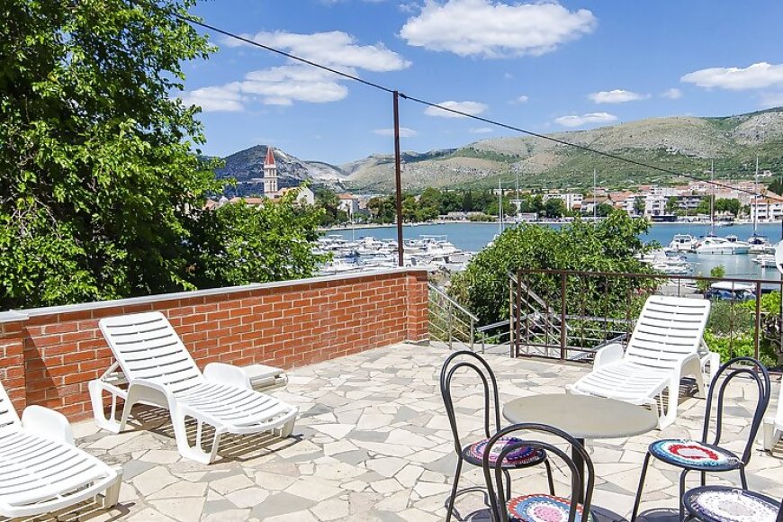 Apartments and Rooms Iva Trogir