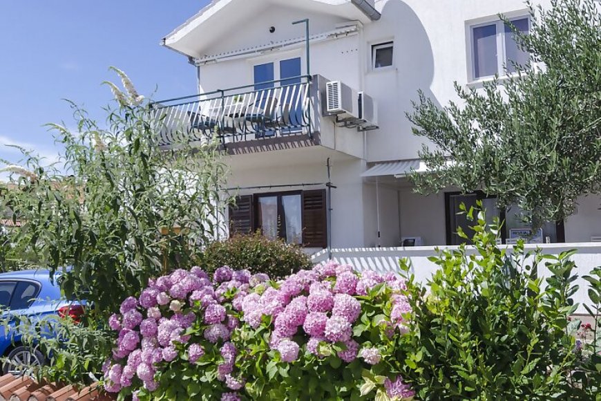 Apartments Meri Vodice