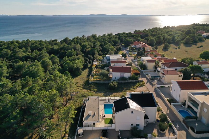 Apartments Olujic Vir