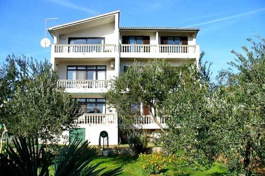 Apartments and Rooms On the Beach Vodice