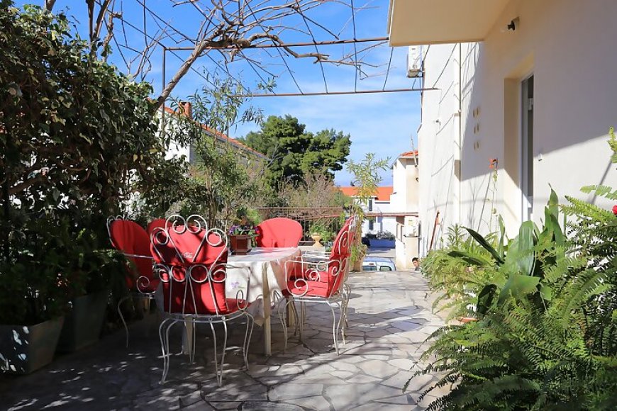 Apartmanok Parkolóhellyel Supetar, Brac - 16656 Supetar