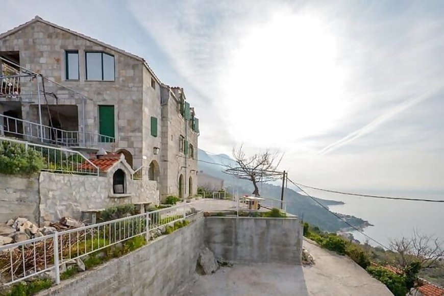 Apartmanok Parkolóhellyel Brela, Makarska - 11552 Brela