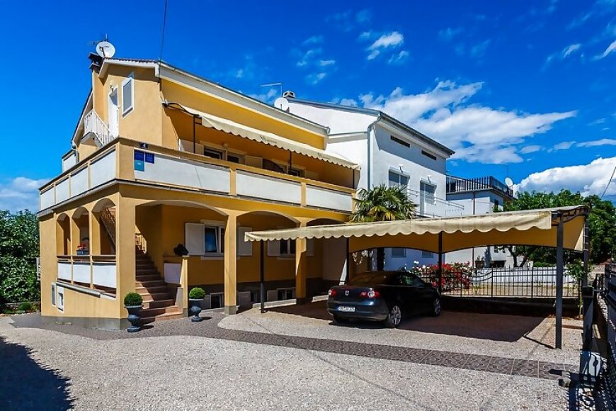 Apartmanok és Szobák Parkolóhellyel Malinska, Krk - 18193 Malinska