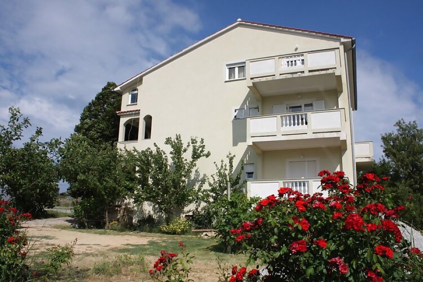 Apartmanok Parkolóhellyel Mundanije, Rab - 4953 Mundanije