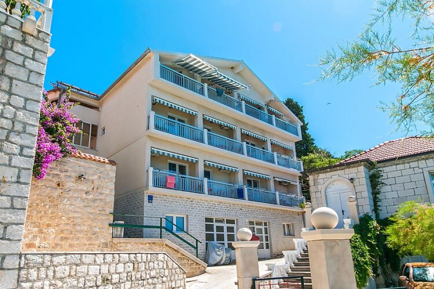 Apartmanok A Tenger Mellett Brist, Makarska - 15714 Brist