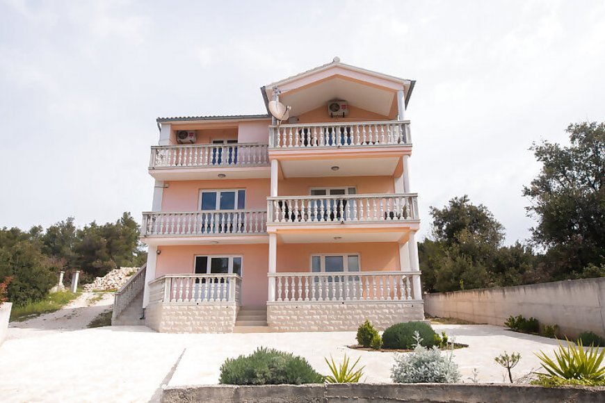 Apartments Family apartment Milin Jezera