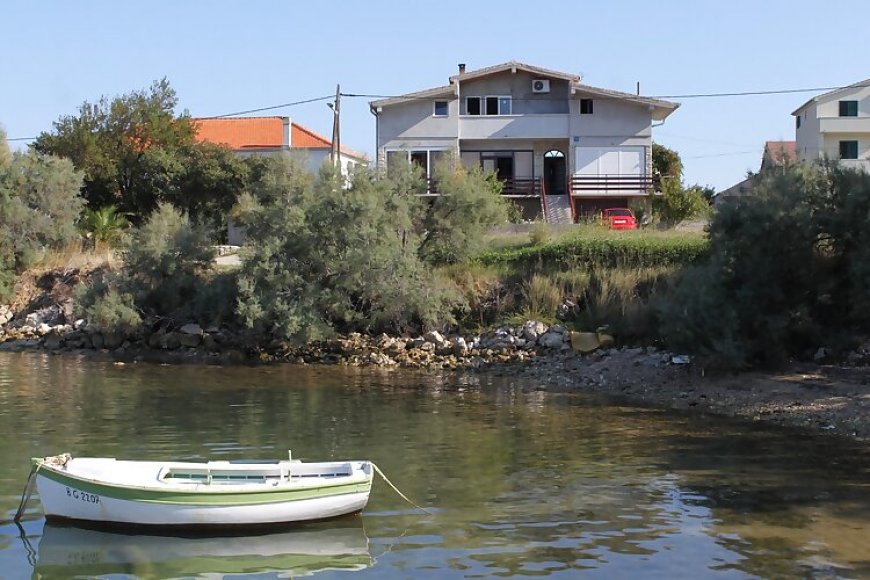 Apartmanok A Tenger Mellett Nevidane, Pasman - 8401 Neviđane