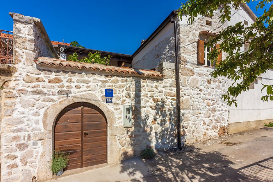 House Stara kuća-old stone house Grižane