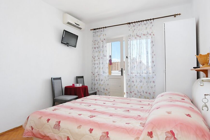 Apartmanok A Tenger Mellett Brist, Makarska - 18859 Brist