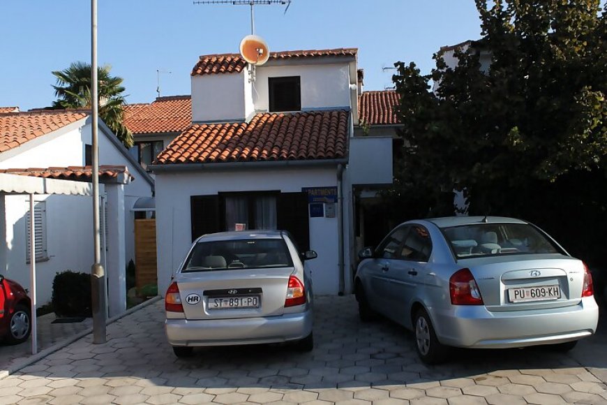 Apartmanok Parkolóhellyel Porec - 7137 Poreč