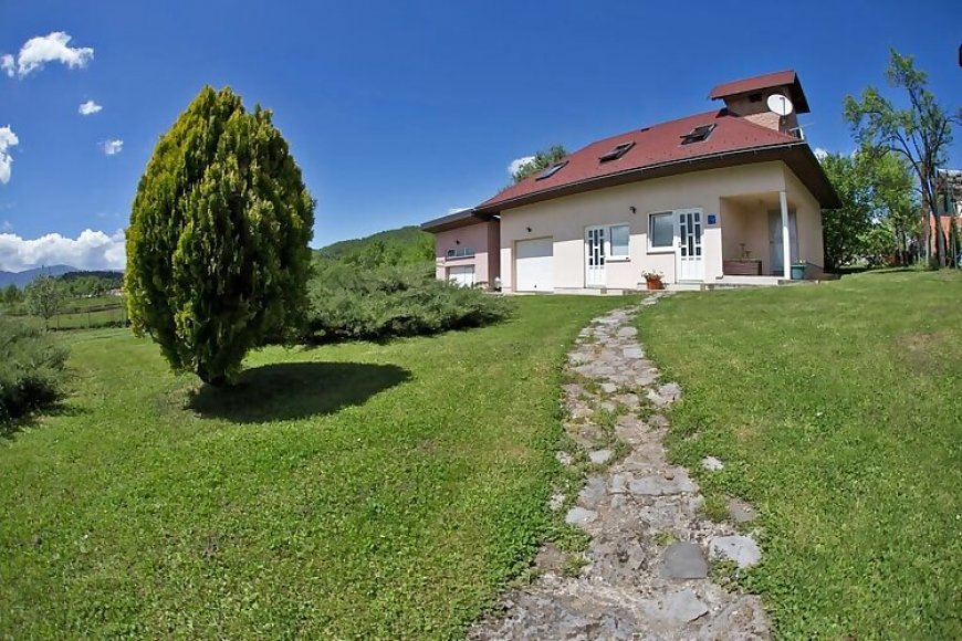 Apartmanok Gyermekes Családok Részére Otocac, Velebit - 18109 Otočac