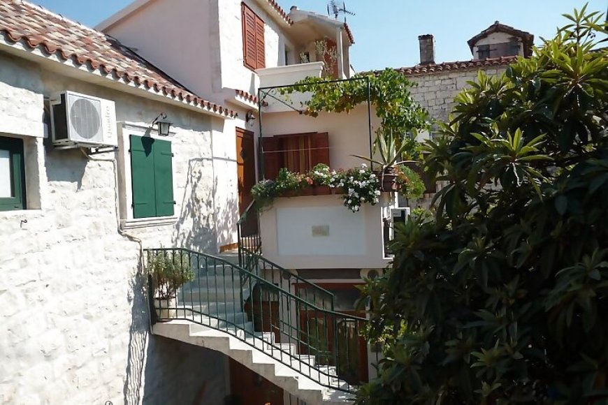 Apartmanok és Szobák A Tenger Mellett Trogir - 16844