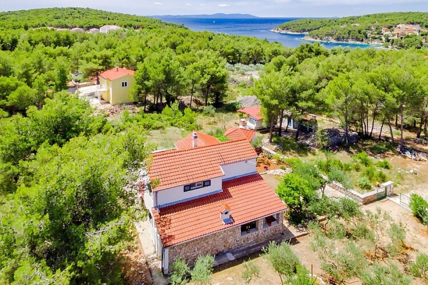 Apartmanok Parkolóhellyel Milna, Brac - 11088 Milna