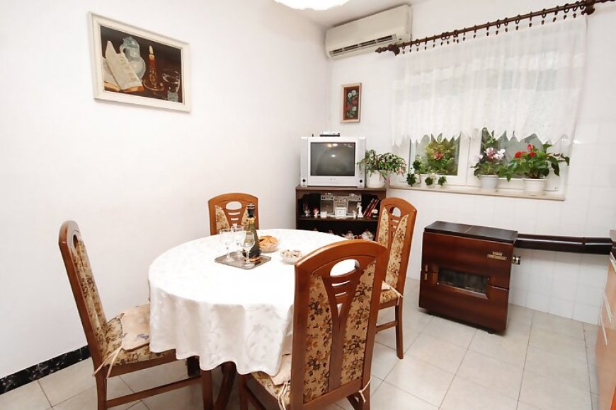 Apartmanok A Tenger Mellett Sumpetar, Omis - 5983 Sumpetar