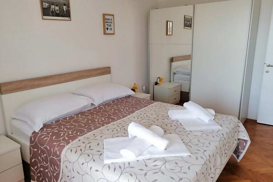 Apartmanok Parkolóhellyel Podgora, Makarska - 6646 Podgora