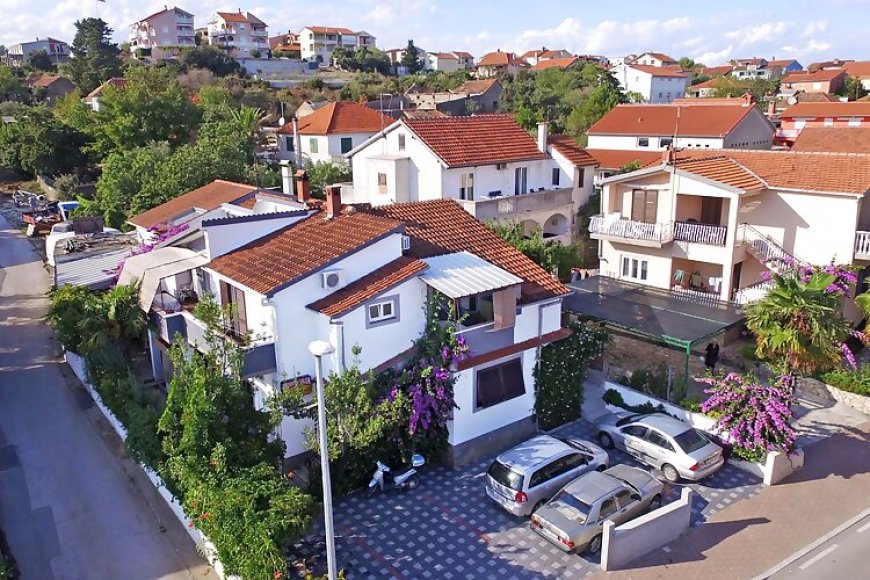 Apartments Ante Pakostane