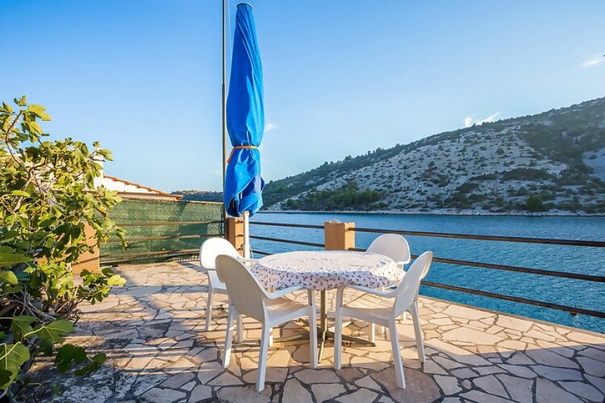 Apartmanok A Tenger Mellett Vinisce, Trogir - 8659 Vinišće