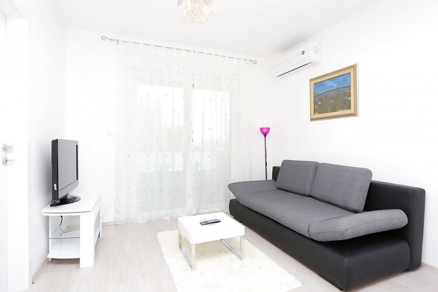 Apartmanok Parkolóhellyel Omis - 10362 Omiš