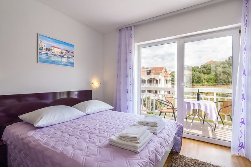 Apartmanok Parkolóhellyel Trogir - 15440