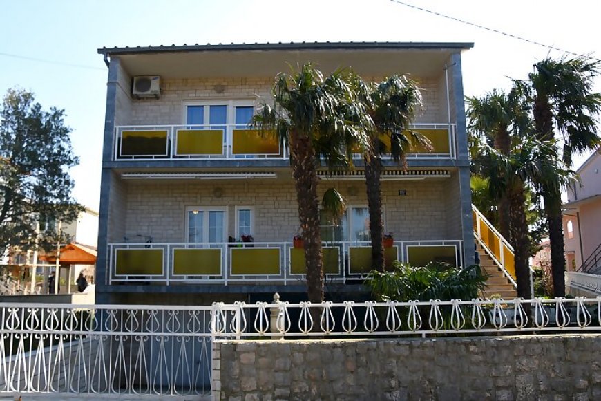 Apartmanok Parkolóhellyel Selce, Crikvenica - 18844 Selce